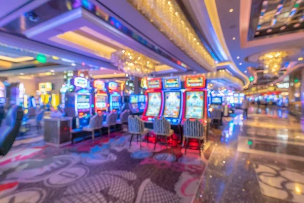 Dragon Tiger live dealer table with multi-camera feed on qqholic platform