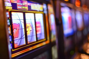 qqholic featured game showcase